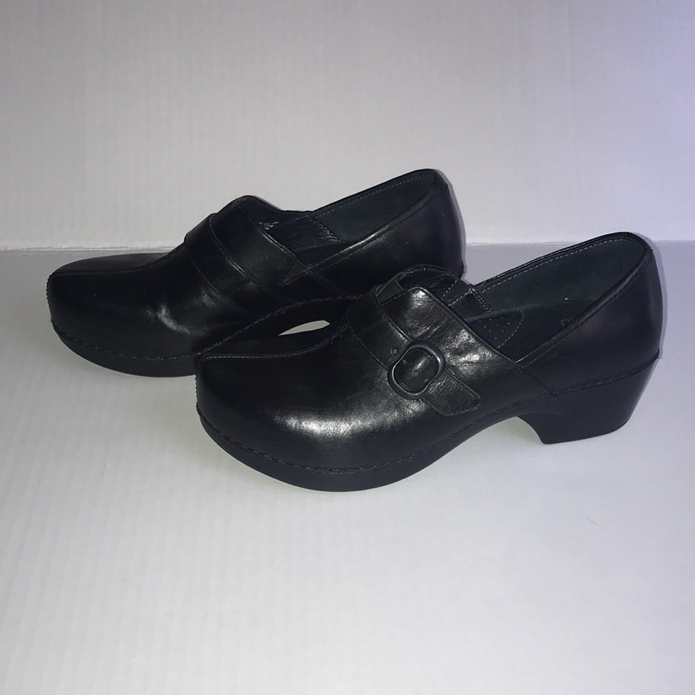 DANSKO TAMARA LEATHER CLOG WITH BUCKLE